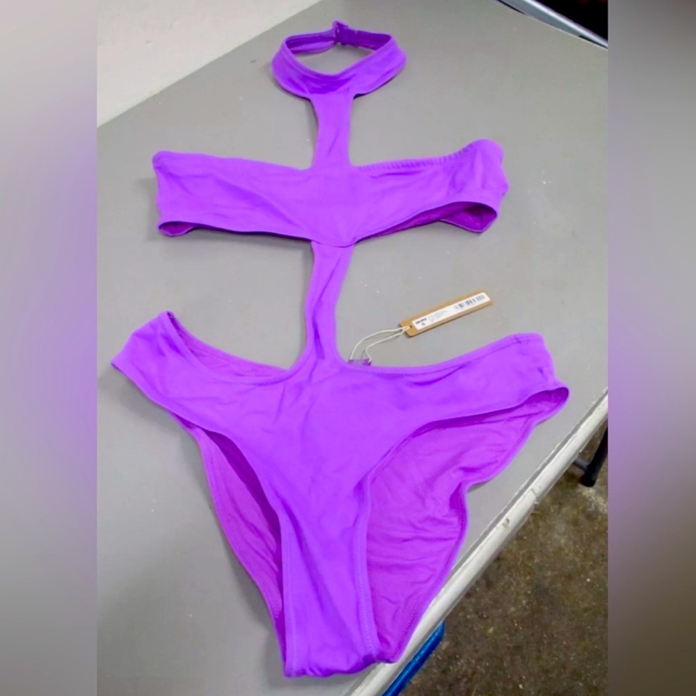 SKIMS NWT Recycled Swim Cut Out Halter
Monokini - Violet